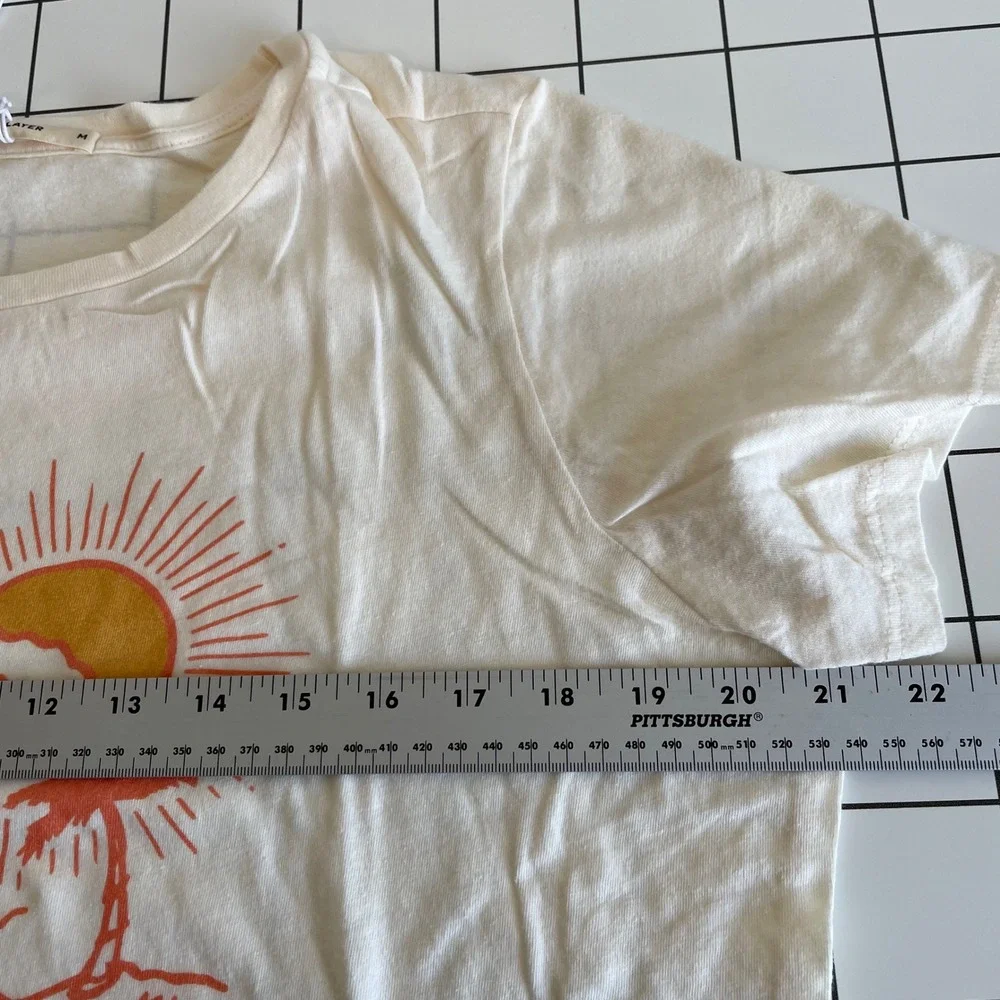 Marine Layer Easy Crop Graphic Tee Antique White Orange Sun Wave NWT Size M USA - Picture 7 of 9